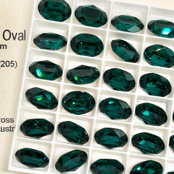 Swarovski 4120 crystal Oval Fancy Stone 205Emerald (14x10mm)