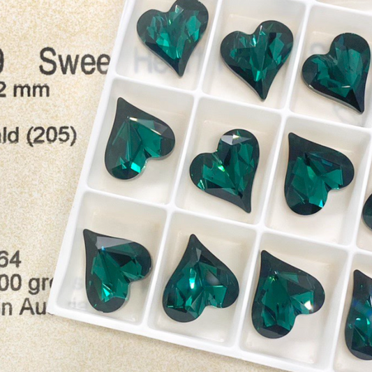Swarovski 4809 crystal Sweet heart Fancy Stone 205Emerald （13x12mm）