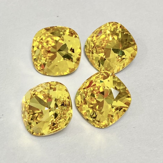 Swarovski 4470 crystal Cushion Square 226Light Topaz（10mm）