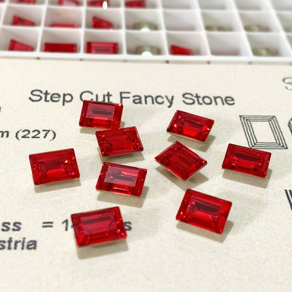 Swarovski 4527 crystal Step Cut Fancy Stone 227 Light Siam（8x6mm）