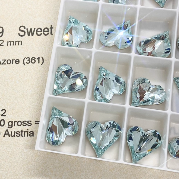 Swarovski 4809 crystal Sweet heart Fancy Stone 361 Light Azore（13x12mm）