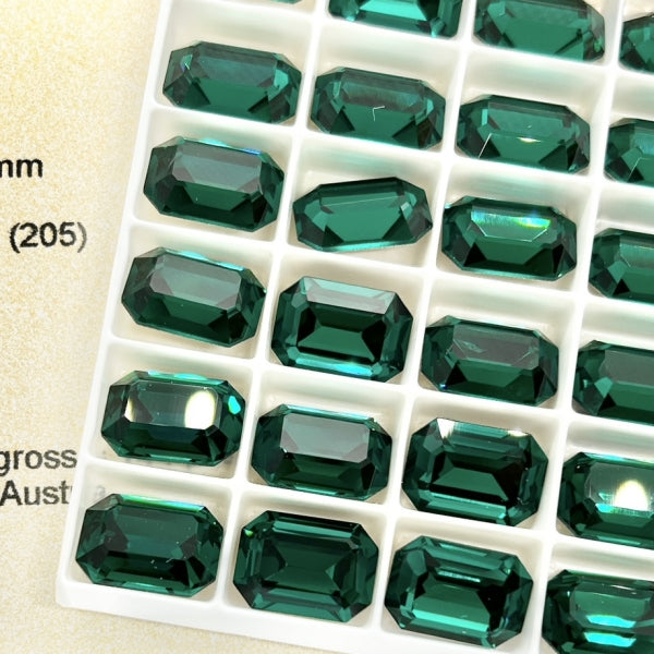 Swarovski 4610 Crystal Fancy Stone 205 Emerald（14x10mm）